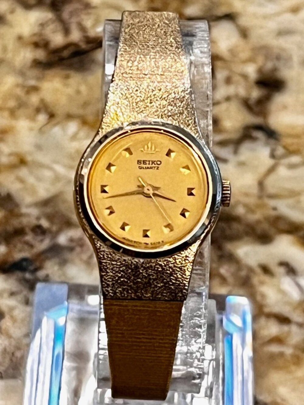 Seiko Vintage Ladies  Watch Gold Tone  Dainty Petite Classic Round Working